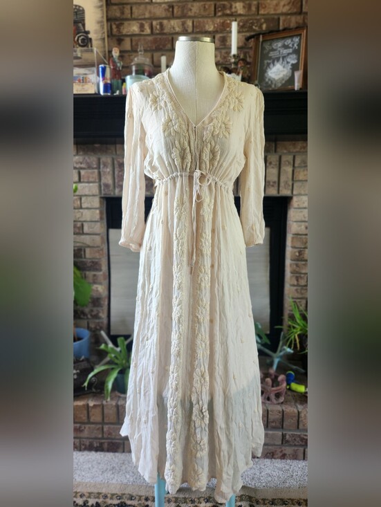 Free People Dresses & Skirts - Free People Embroidered Fable Midi Dress